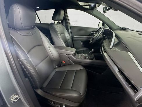 Used 2025 Cadillac XT4 Premium Luxury image 27