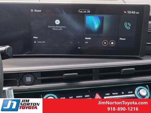 Used 2025 Hyundai Santa Fe Calligraphy AWD/4WD image 18