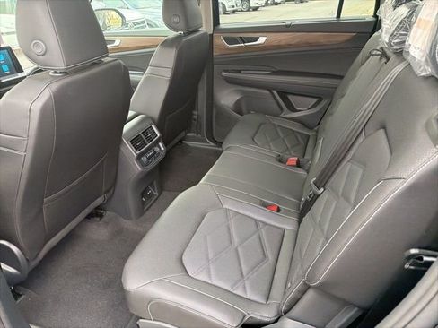 New 2026 Volkswagen Atlas SE image 6