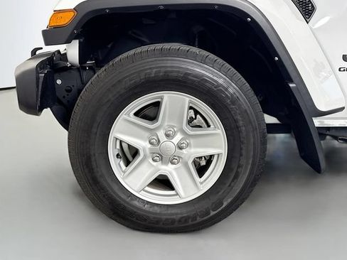 Used 2022 Jeep Gladiator Sport AWD/4WD image 33