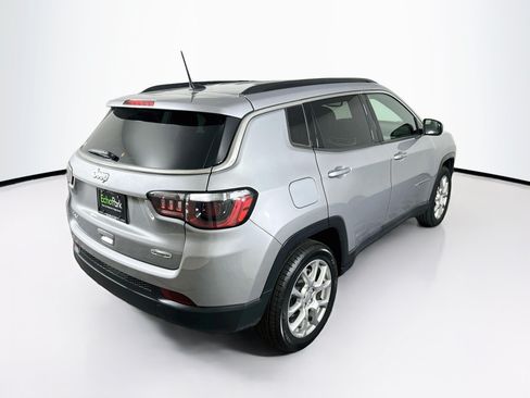 Used 2023 Jeep Compass Latitude AWD/4WD image 9