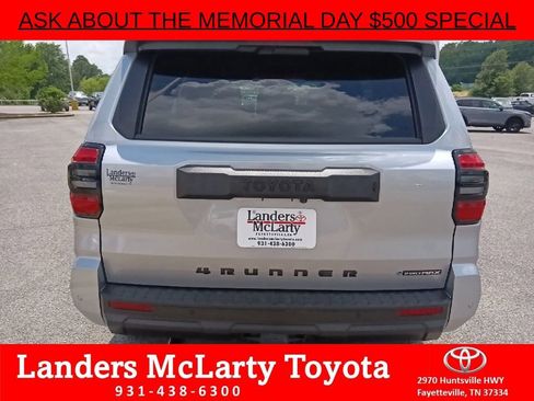 Used 2025 Toyota 4Runner TRD Off-Road Premium AWD/4WD image 4