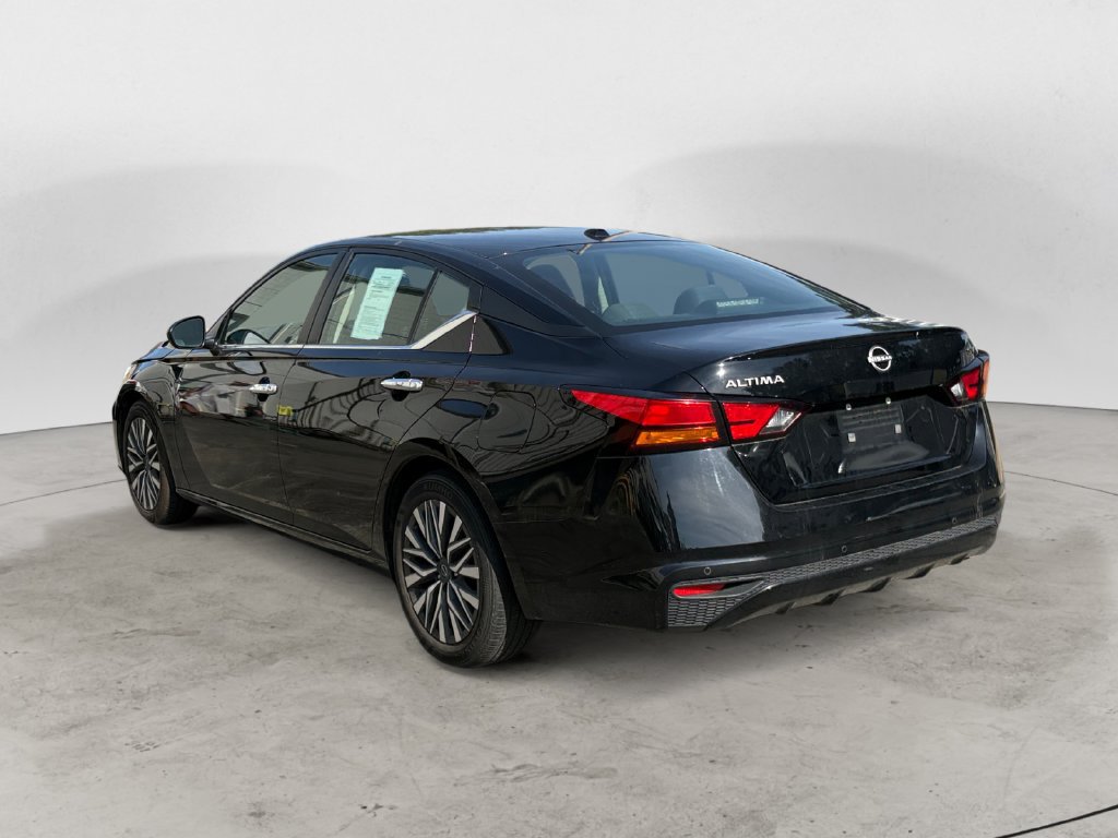 Used 2024 Nissan Altima 2.5 SV FWD image 5