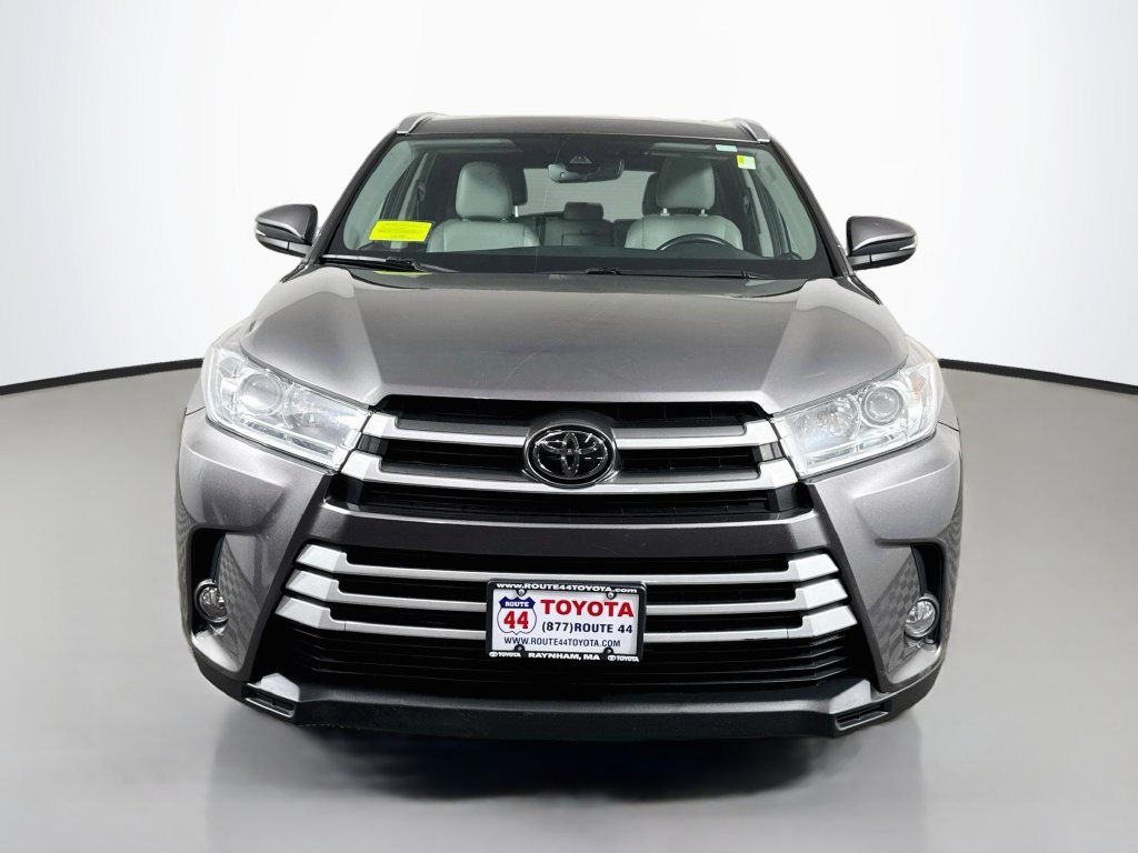 Used 2017 Toyota Highlander XLE w/ Carpet Mat Package AWD/4WD image 11