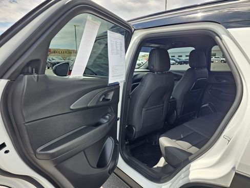 Used 2023 Chevrolet TrailBlazer RS w/ Convenience Package AWD/4WD image 16