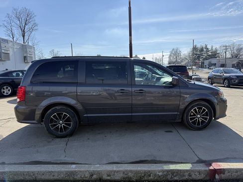 Used 2017 Dodge Grand Caravan GT image 5
