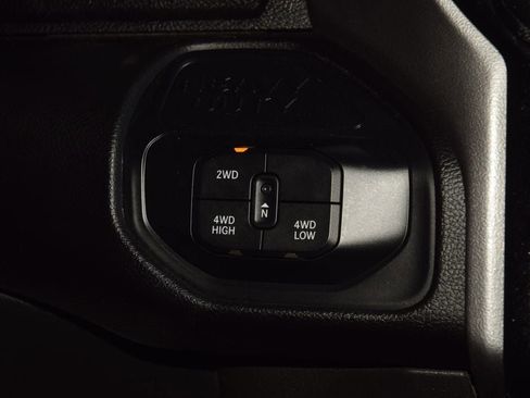 Used 2025 RAM 5500 4x4 Crew Cab image 25