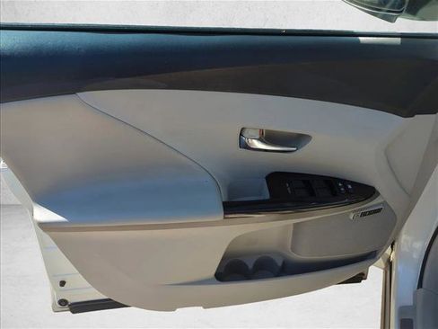 Used 2010 Toyota Venza FWD image 11