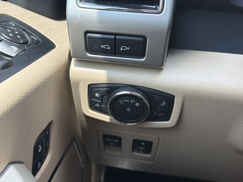 Used 2018 Ford F150 Lariat w/ Equipment Group 502A Luxury AWD/4WD image 29