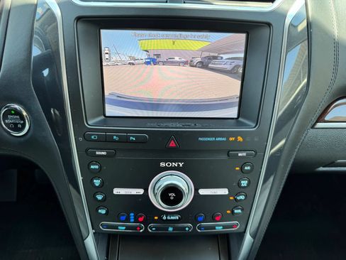 Used 2019 Ford Explorer Platinum AWD/4WD image 30