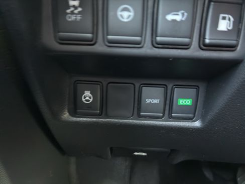 Used 2019 Nissan Rogue SV w/ Premium Package FWD image 25