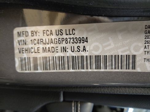 Used 2023 Jeep Grand Cherokee L Laredo RWD image 33