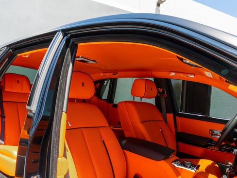 Used 2026 Rolls-Royce Phantom Sedan RWD image 60
