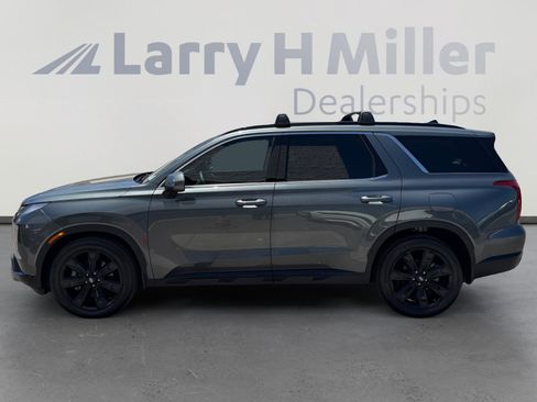 Used 2024 Hyundai Palisade XRT FWD image 2
