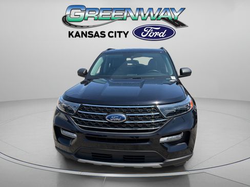 Used 2024 Ford Explorer XLT w/ Equipment Group 202A AWD/4WD image 2