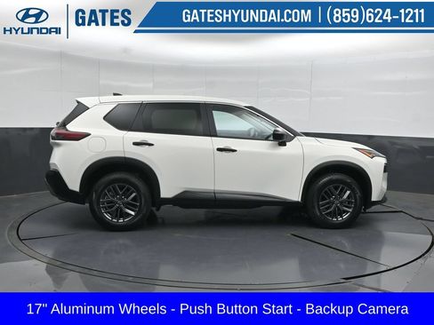 Used 2023 Nissan Rogue S FWD image 3