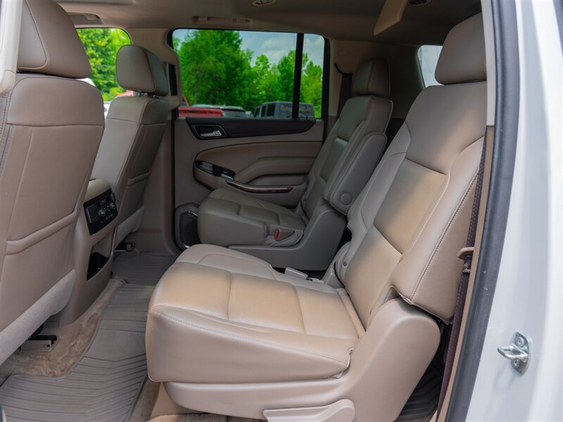 Used 2020 GMC Yukon XL SLT w/ Premium Edition AWD/4WD image 25