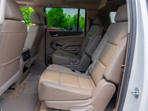 Used 2020 GMC Yukon XL SLT w/ Premium Edition AWD/4WD image 25