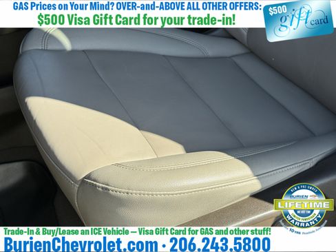 Used 2022 Chevrolet Suburban Z71 w/ Luxury Package AWD/4WD image 11