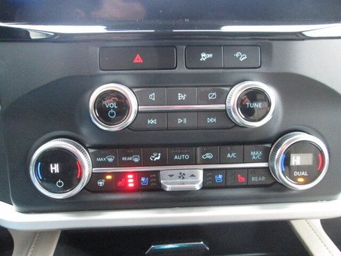 Used 2023 Ford Expedition Max XLT AWD/4WD image 29