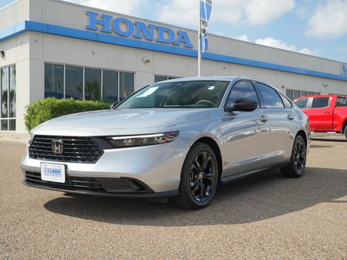 Used 2025 Honda Accord SE image 1