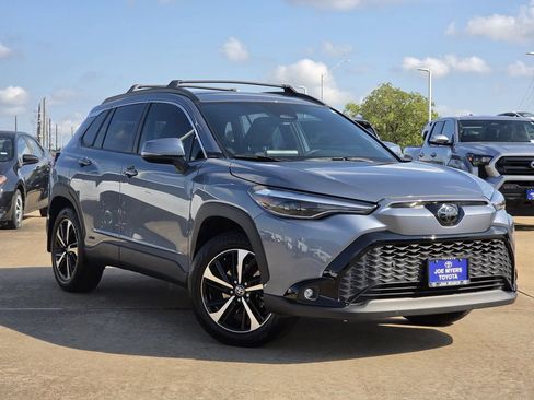 Used 2024 Toyota Corolla Cross AWD Hybrid w/ Convenience Package image 2