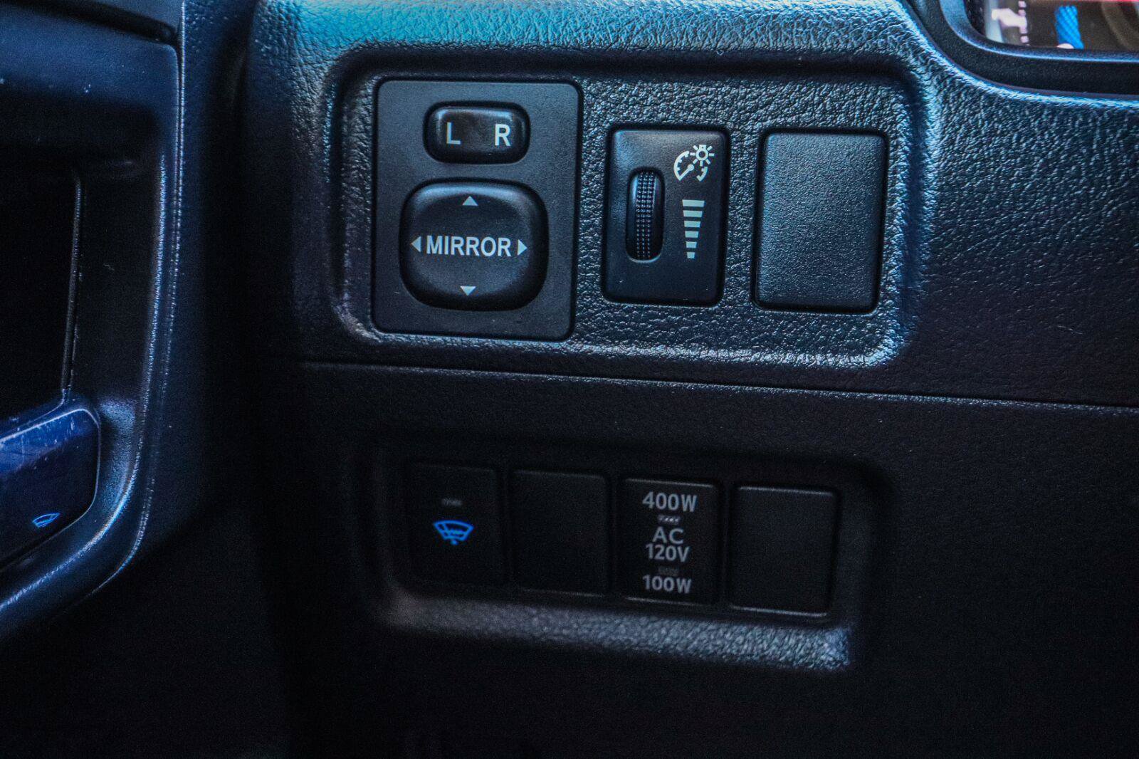 Used 2015 Toyota 4Runner SR5 AWD/4WD image 39