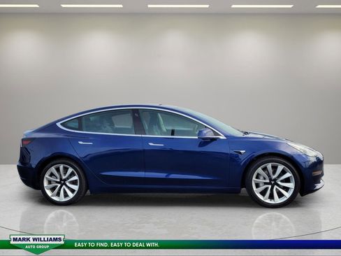 Used 2018 Tesla Model 3 Long Range image 2