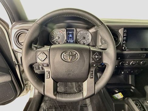 Certified 2021 Toyota Tacoma TRD Off-Road AWD/4WD image 13