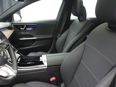 Used 2025 Mercedes-Benz C 300 4MATIC Sedan image 33