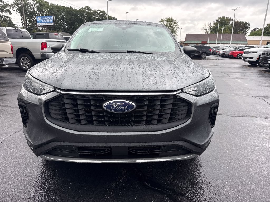 Used 2025 Ford Escape Active AWD/4WD image 3