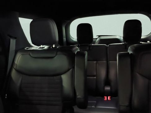 Used 2025 Ford Explorer ST-Line AWD/4WD image 19