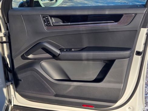 New 2026 Porsche Cayenne GTS AWD/4WD image 34