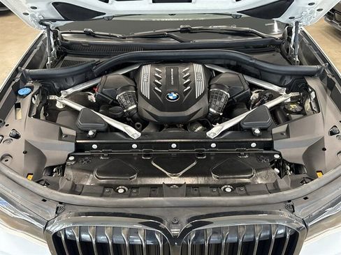 Used 2022 BMW X7 M50i image 43