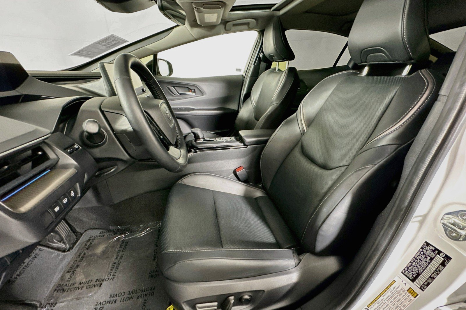 Used 2024 Toyota Prius XLE FWD image 18