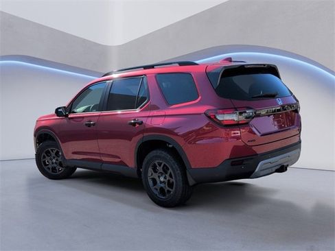 New 2025 Honda Pilot TrailSport image 9