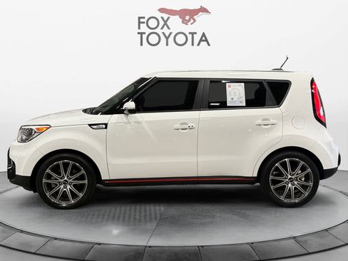 Used 2019 Kia Soul ! FWD image 3