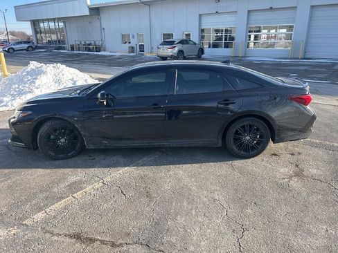 Used 2021 Toyota Avalon XSE image 1