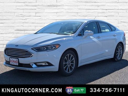 Used 2017 Ford Fusion SE image 7