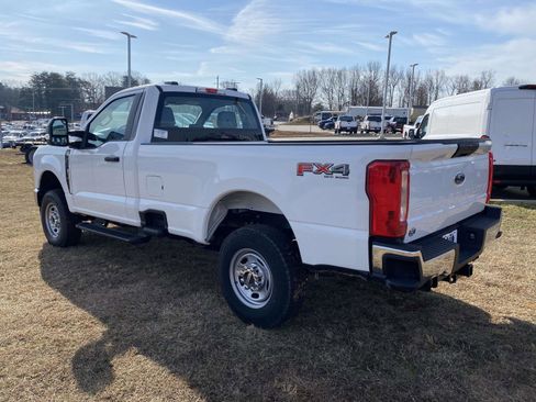 New 2026 Ford F250 XL w/ FX4 Off-Road Package AWD/4WD image 4