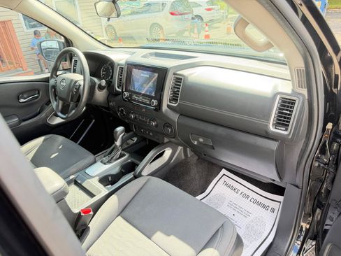Used 2022 Nissan Frontier SV w/ Technology Package AWD/4WD image 45