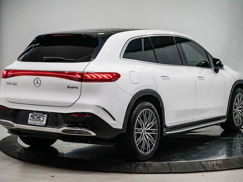 Used 2023 Mercedes-Benz EQS 580 4MATIC SUV image 4