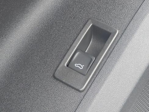 Certified 2025 Audi Q5 Premium w/ Premium Plus AWD/4WD image 37