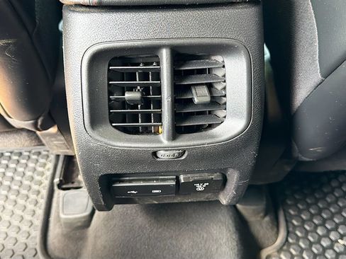 Used 2020 Jeep Cherokee Trailhawk w/ Cold Weather Group AWD/4WD image 28
