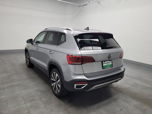 Used 2024 Volkswagen Taos SE image 5