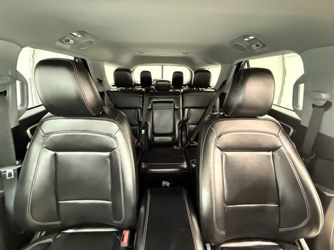 Used 2023 Ford Explorer XLT w/ Equipment Group 202A image 30