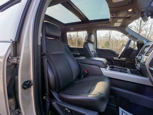 Used 2017 Ford F250 Lariat w/ Lariat Ultimate Package image 32