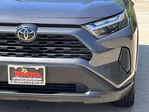 Used 2025 Toyota RAV4 XLE AWD/4WD image 8
