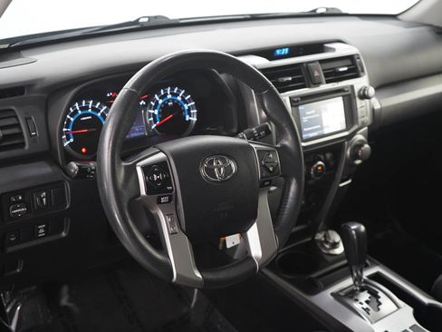 Used 2015 Toyota 4Runner SR5 AWD/4WD image 21