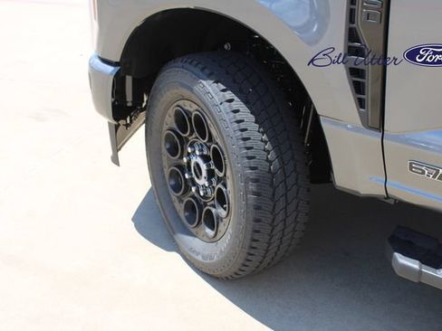 New 2026 Ford F250 4x4 Crew Cab Super Duty image 5